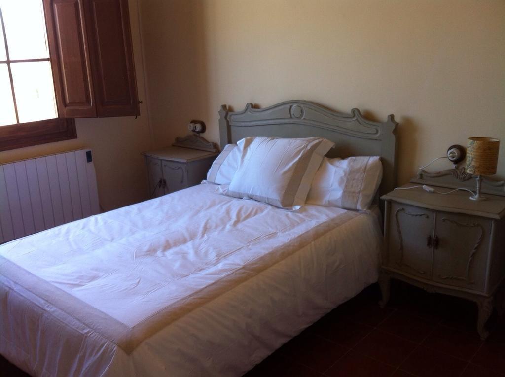 Mas Perdiueta Guest House Alforja Phòng bức ảnh